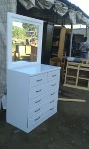 6-chest Of Drawer In White Colour