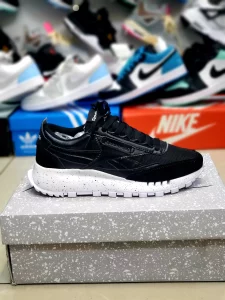 Reebok Classic Legacy Trainers Size 4