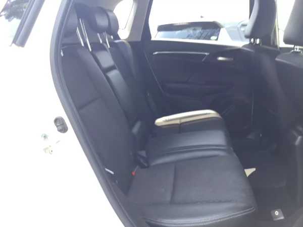 Honda Fit Hybrid, 1.4ltr Petrol, 107000km, 2015 - Image 5