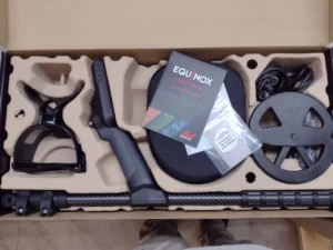 New Minelab Equinox 800 Metal Detector