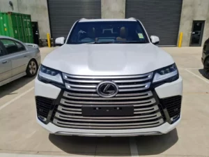 Lexus Lx500d
