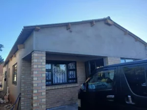 Spacious 4, Bedroomed House